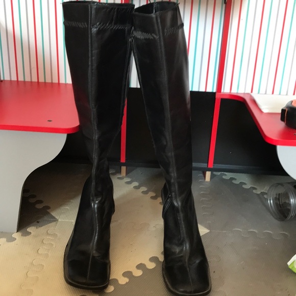 max azria boots